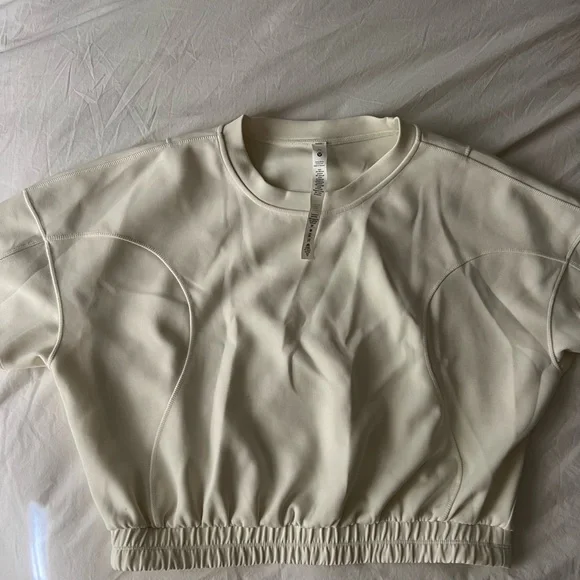 Lululemon Athletica Cream Boxy Short Sleeve T-Shirt - Picture 3 of 6